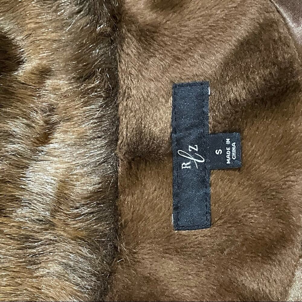 RLZ Brown Faux Fur Vest w/ Collar Front Pockets Soft Plush Winter Layering Piece - Picture 6 of 10